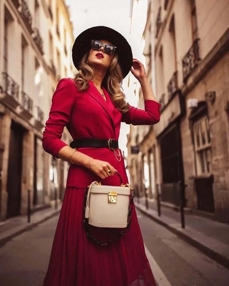 лондонский стиль одежды для женщин. весенние образы. смарт кэжуал тотал блэк. аннабель флер 2018. какие есть образы.