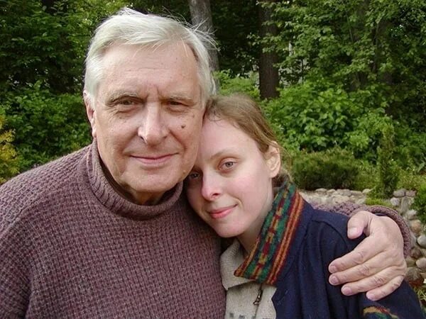 Актер театра и кино Олег Басилашвили принимает поздравления. Новости. Первый кан