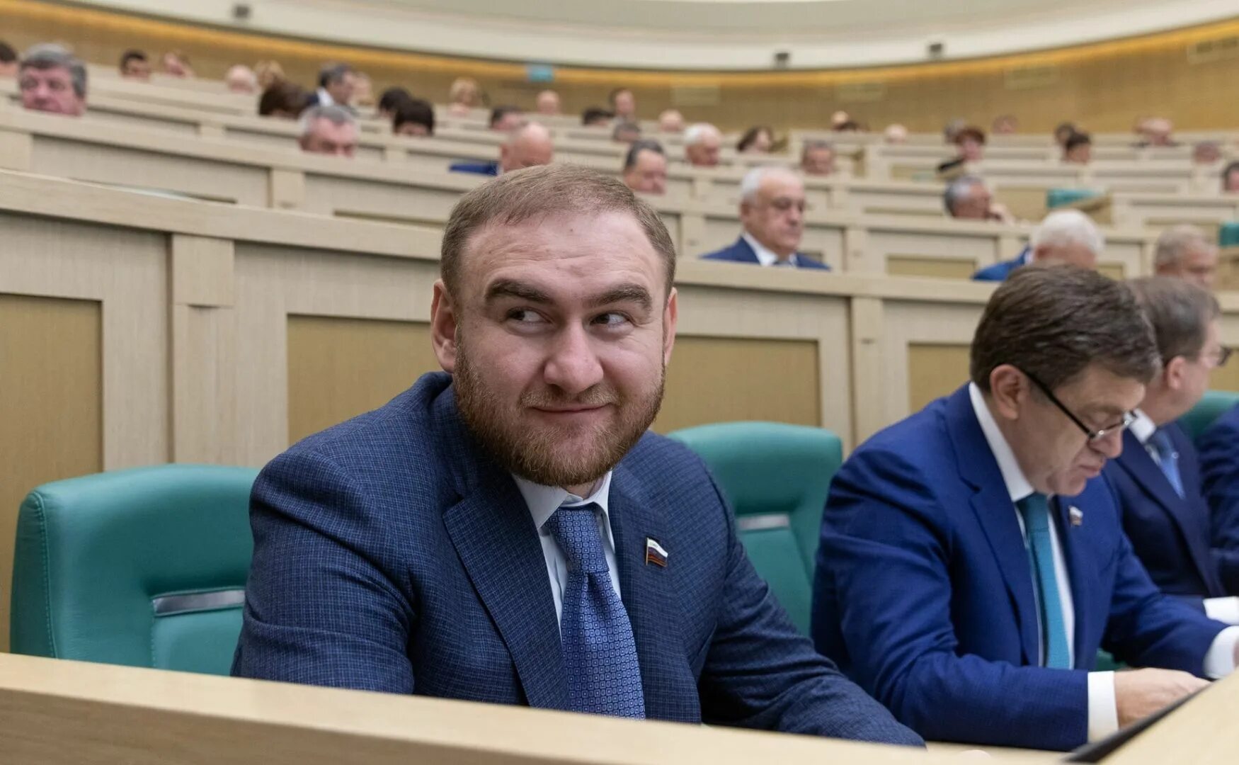 Сенатор читать. Рауф арашуков. сенатор арашуков. рауф и рауль арашуковы. назир арашуков.