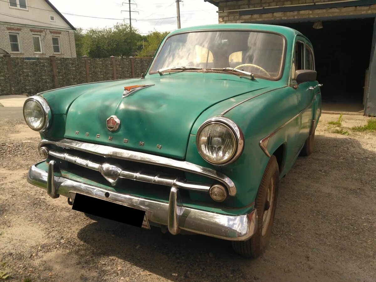 москвич-407 бежево-зеленый. москвич 407 1959. москвич 407 1958 фото девушки садившаяся за руль. москвич 407 1959 кабриолет. москвич 407 зеленый.
