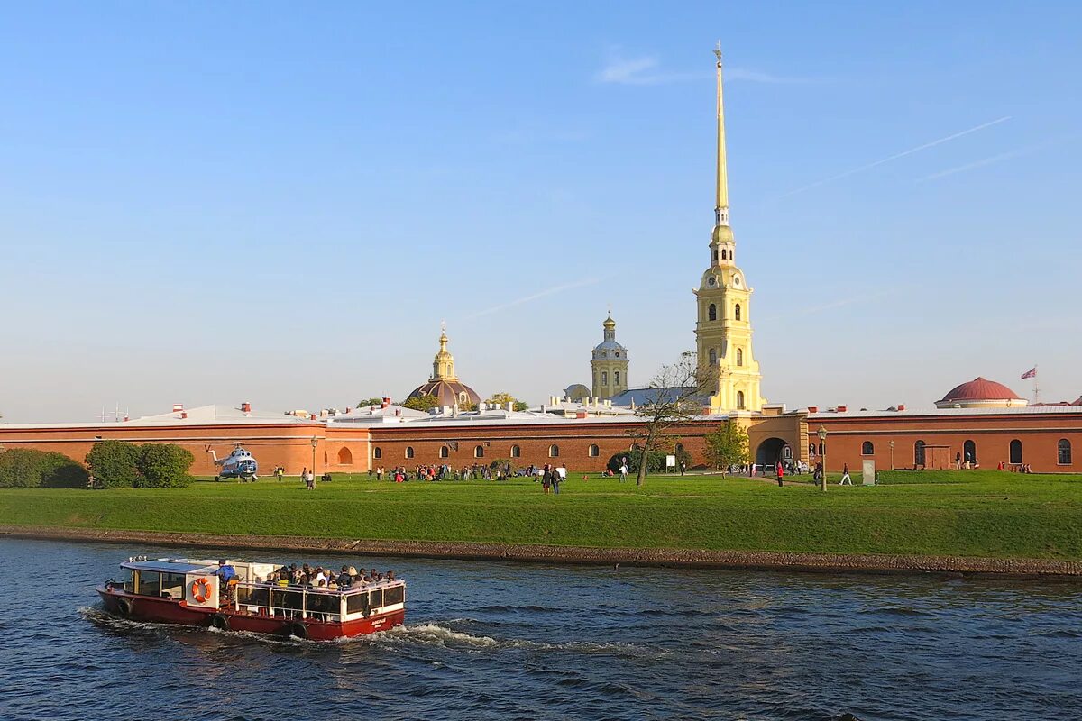 Экскурсии в петропавловскую крепость в санкт петербурге. Петропавловская крепость в санкт-петербурге. петербург петропавловская крепость. петропавловская крепость музей. петропавловская крепость экскурсия.