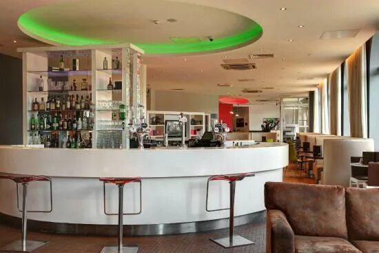 Бар технопарк. Parka бар пятницкая. Parka bar новокузнецкая. Sq bar wine&grill. Парка бар москва.