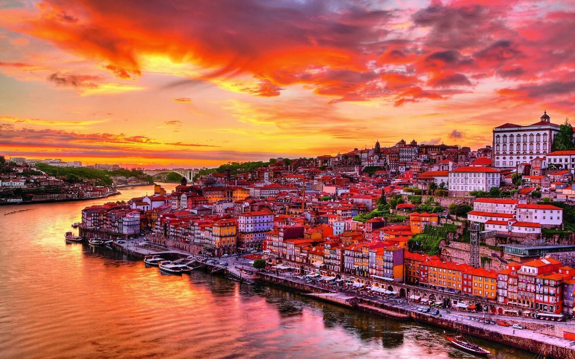 Porto португалия мост. Квартал муриш лиссабон. Порто мост эйфель. Лиссабон портовый город. Лиссабон столица.