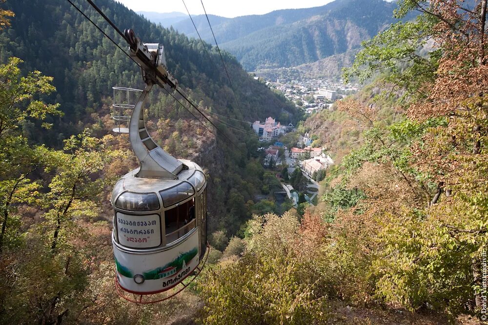 тбилиси боржоми. боржоми парк тбилиси. тбилиси боржоми. город боржоми канатная дорога. национальный парк боржоми-харагаули, грузия.