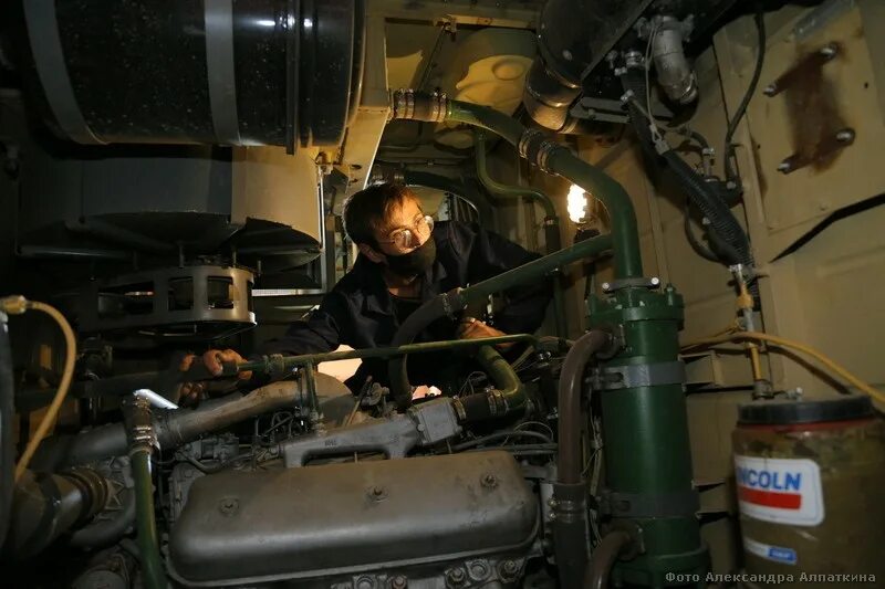 Курганмашзавод отдел кадров. Студенты на заводе. Курганмашзавод отдел кадров. Курганмашзавод участок прессово-сборочный завод. Курганмашзавод отдел кадров.