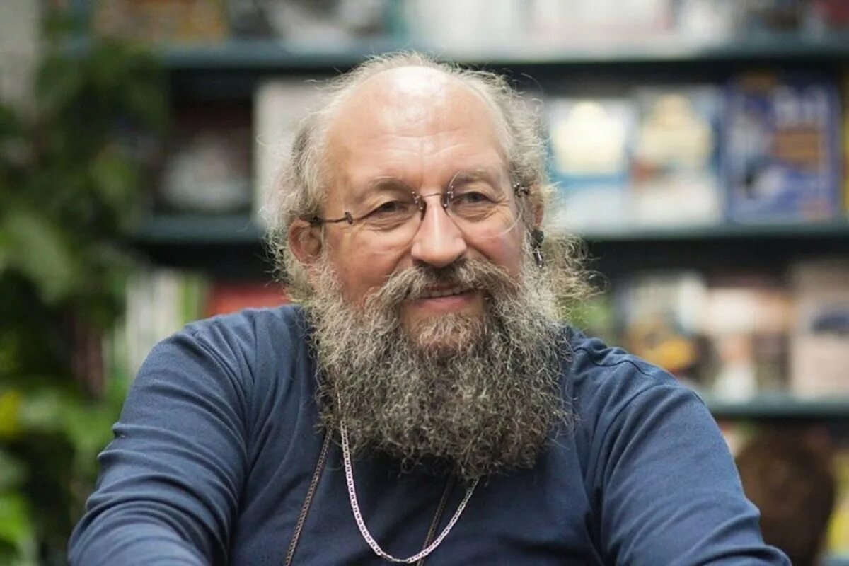 Пожилой преподаватель. Вассерман антон владимирович. Анатолий вассерман. Стивен вильям хокинг компьютер. Самого умного человека страны.