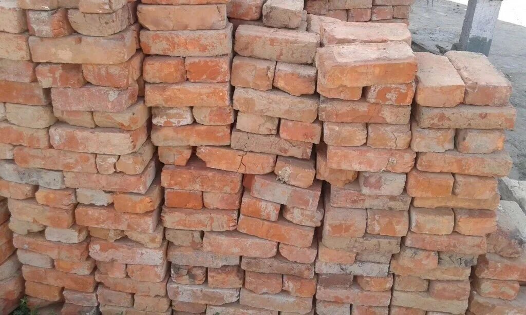 Кирпичи марки м-100. Красный кирпич привезли. Красный кирпич привезли. Кирпич красный м100. Советский красный кирпич.
