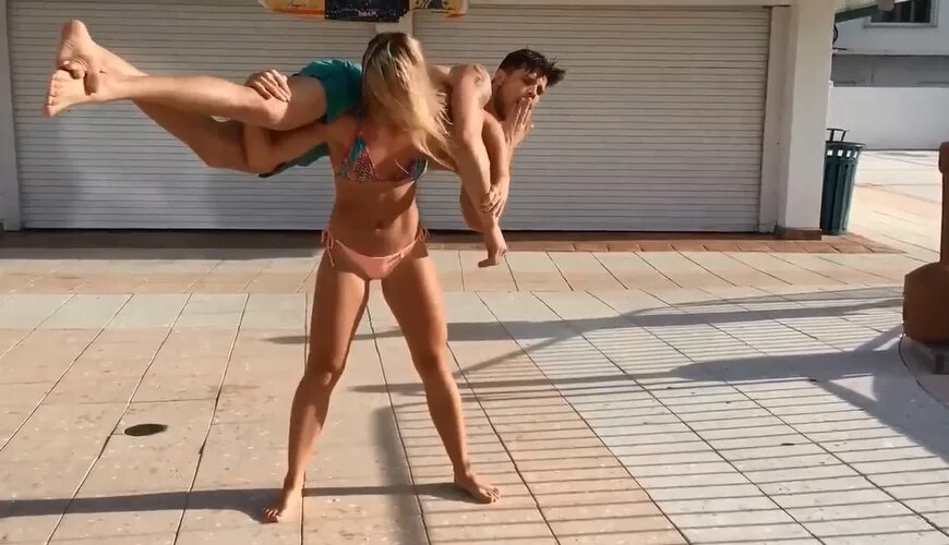 Сильные женщины lift and carry. Бодибилдер-annedowlby lift and carry. Men lift and carry men. Лифт энд керри. Men lift and carry men.