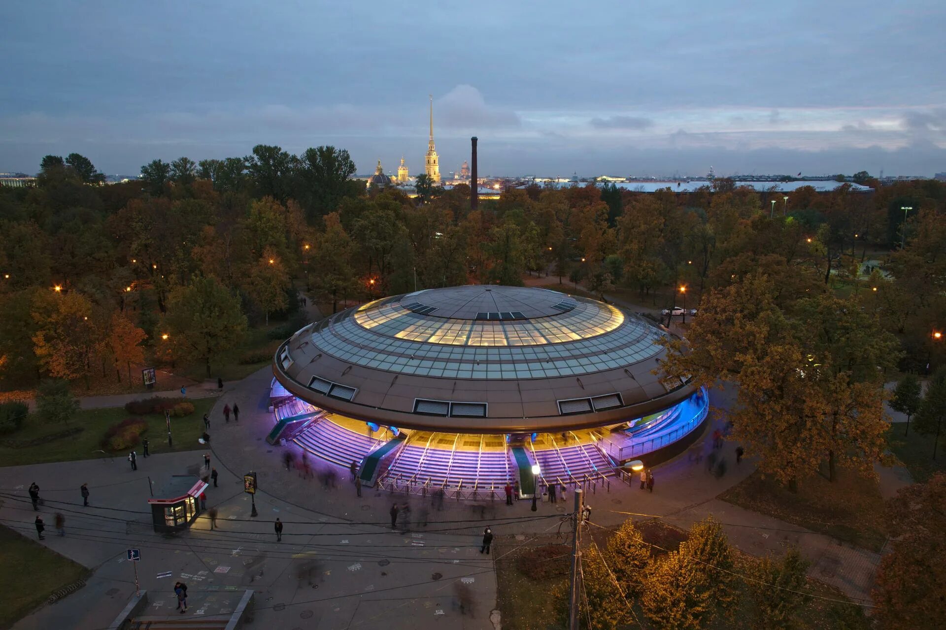 Метро горьковская. Горьковская (станция метро, Санкт-Петербург). Станция Горьковская Питер. Станция метро Горьковская. Питер метро Горьковская.