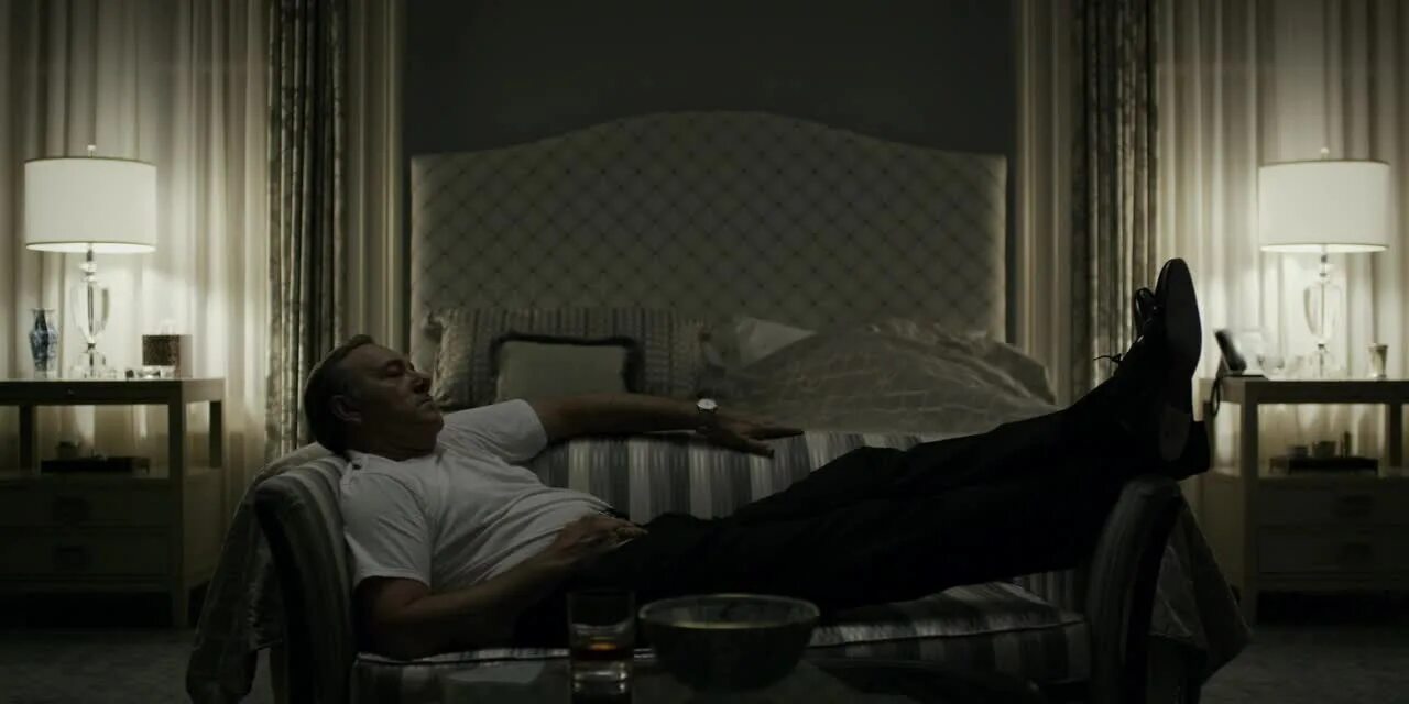 Карточный домик реми дантон. Зейнеп срйдере. Робин райт карточный домик. Holmdarin taleyi. 4 дома субтитры.