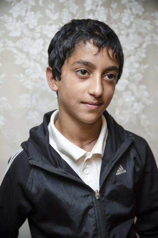 маленький цыган. цыганские дети мальчики. цыганский театр в москве ромэн. цыганский мальчик. 13 цыган.