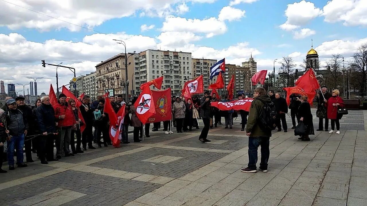 Митинги в Москве 2022. Первомайский митинг в Москве. Митинг КПРФ В Москве. Митинг первое мая 2022 Москва. Митинг 25 февраля