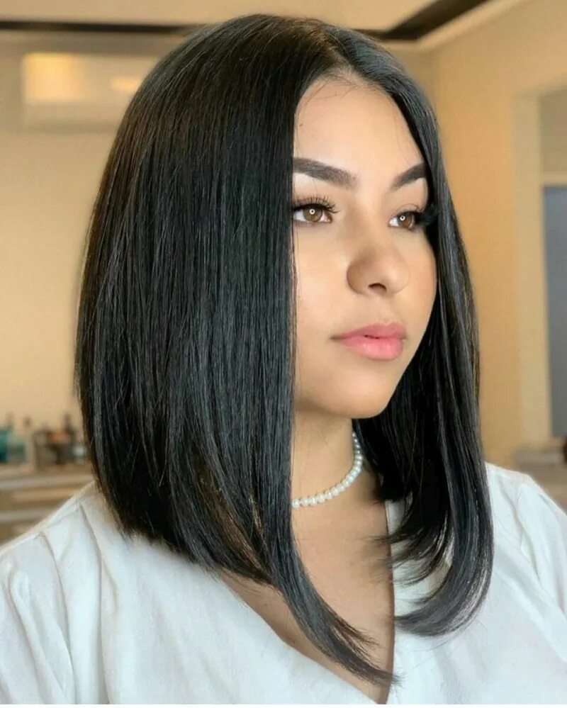 Каре лонг боб. Стрижка удлинённый боб на средние волосы с челкой. Удлиненное каре без челки 2023. Бузова с каре. Удлинённое каре 2022 без челки.