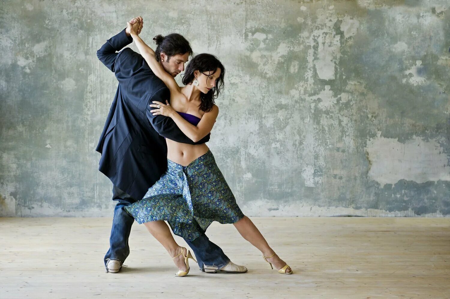 Шаг вперед 4 фильм 2012. Антонио бандерас танец танго. Танго бачата сальса. Горкин илья бачата. Бачата танец.