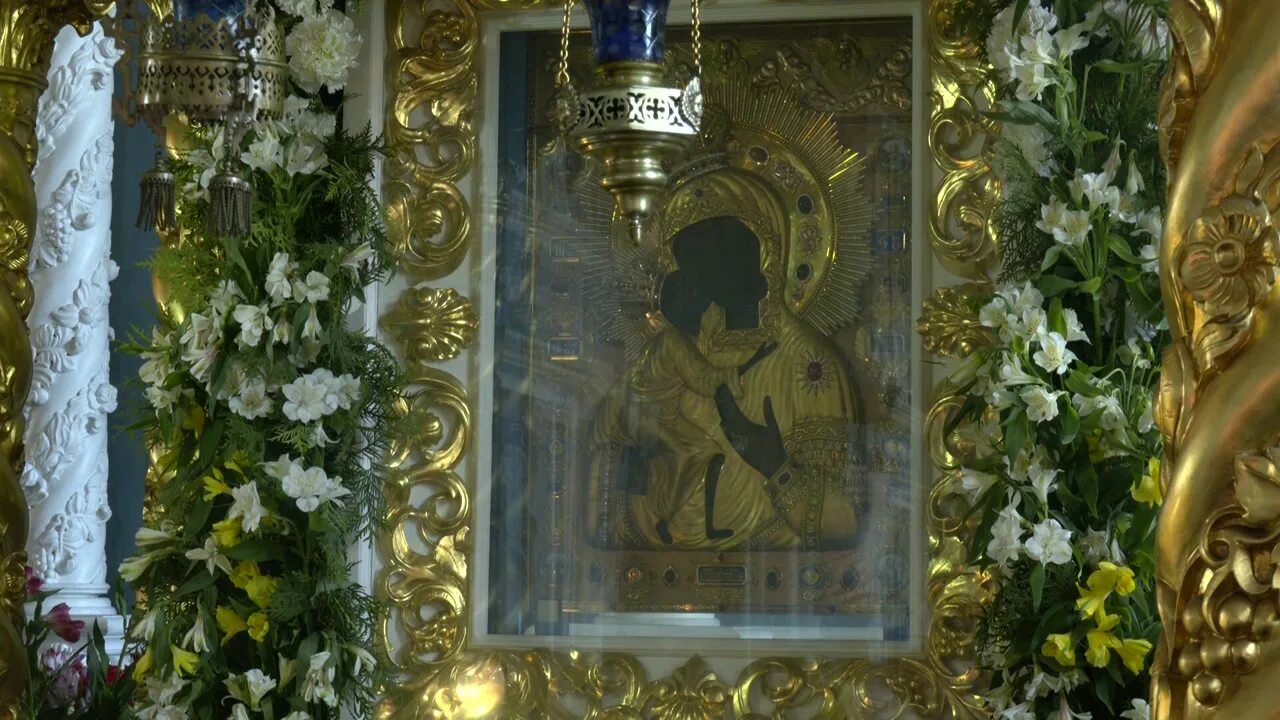 Феодоровская икона божией матери кострома богоявленский монастырь. Феодоровская икона божией матери в костроме. Чудотворная феодоровская икона божией матери. Кострома божья матерь. Чудотворная икона федоровской божией матери в костроме.