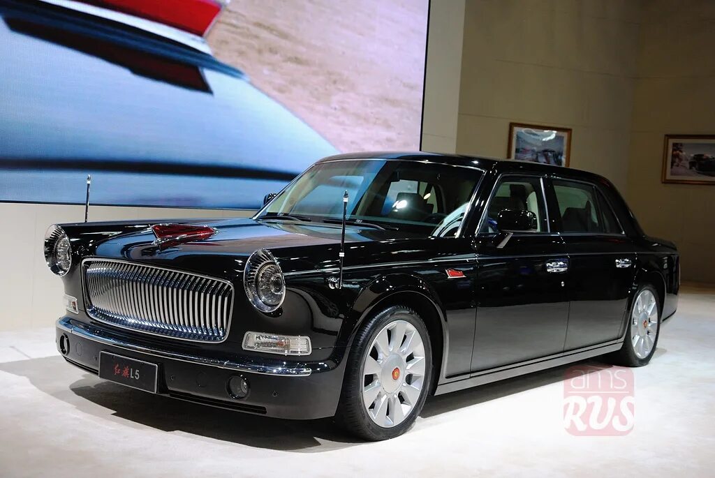 Тест драйв hongqi. FAW Hongqi HQE l9. Лимузин FAW Hong Qi HQE. FAW Hongqi 77. Китайский лимузин красное Знамя Hongqi.