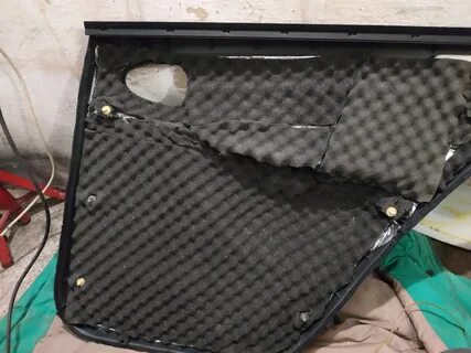 Шумоизоляция дверных карт автомобиля