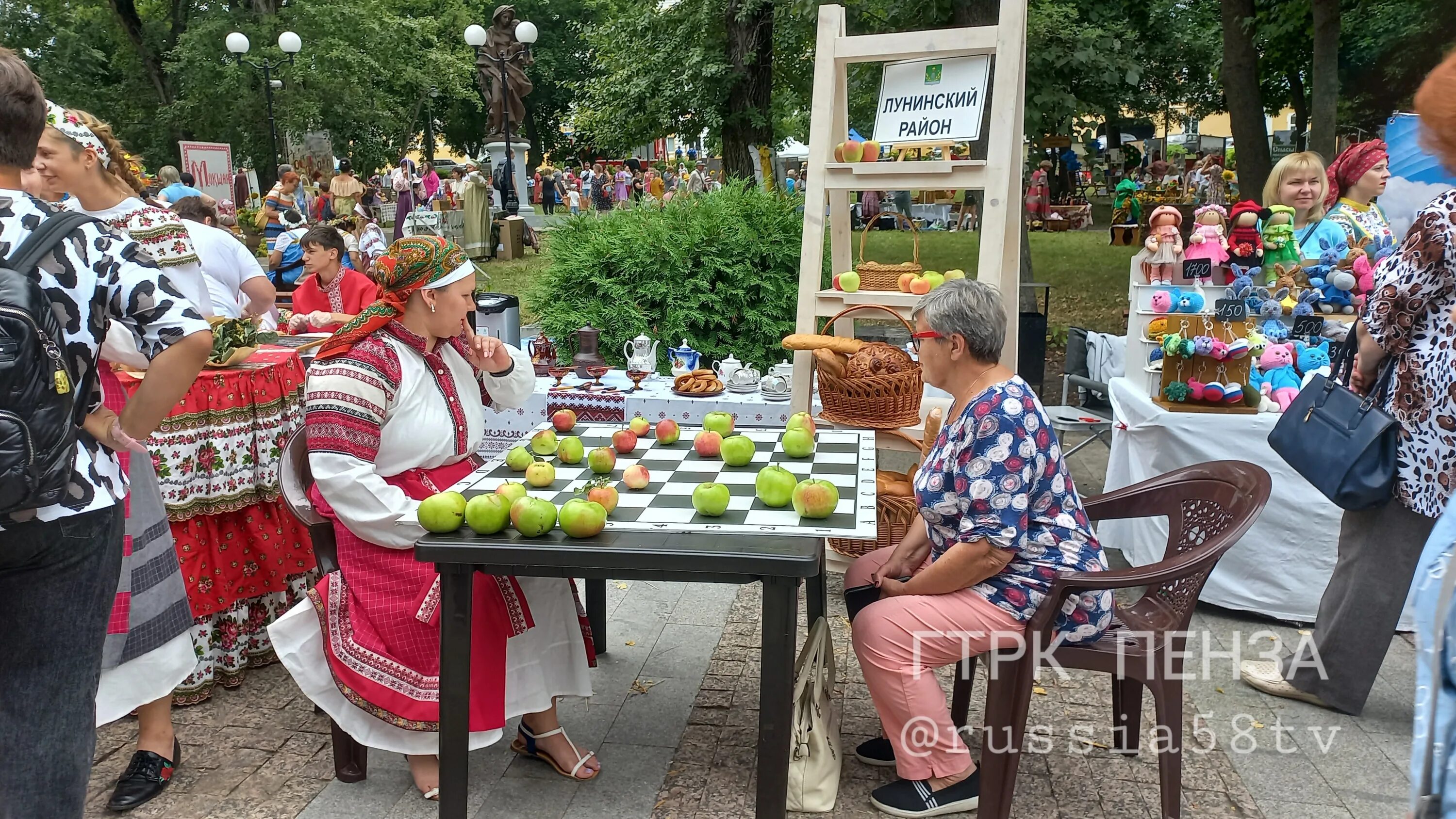 Какой праздник 1 августа в пензе. Яблочный спас фестиваль. региональный праздник. пенза праздник 1 мая.