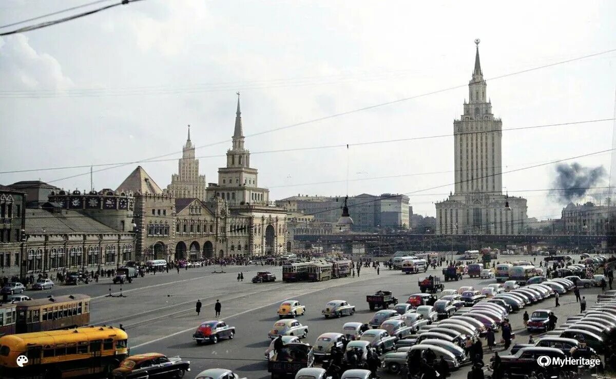 1950 году словами. Комсомольская площадь 1950. Москва в 50-е годы. Казанский вокзал в 1960е годы. Комсомольская площадь 2 Москва.