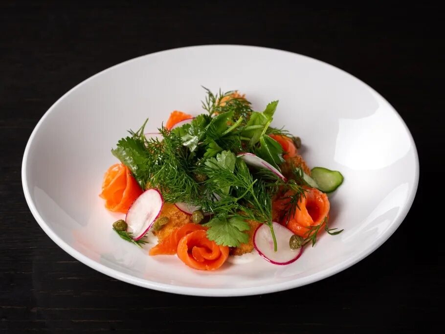 салат с ялтинским луком. хабюрза кофемания. кофемания большой салат. салат v5 кофемания. кофемания салат.