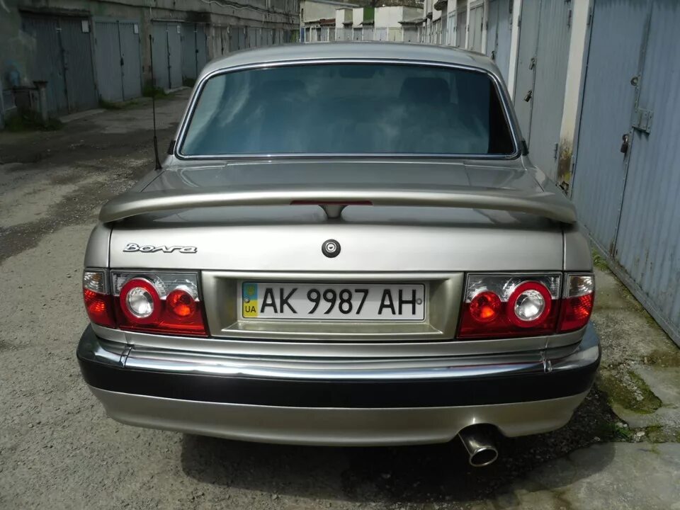 3110 зад. Газ 3110 с бамперами от. спойлер газ 3110.
