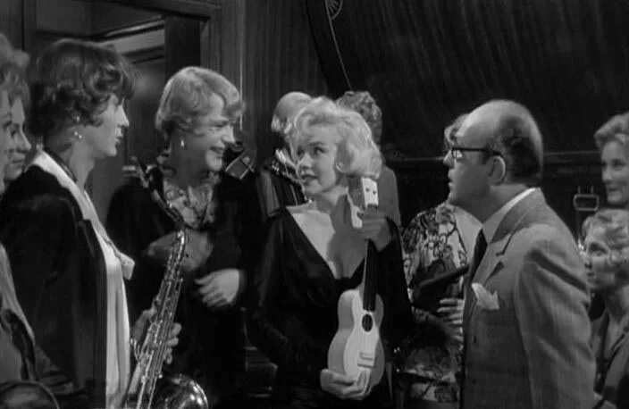 Tony curtis jack lemmon. в джазе только девушки спектакль. в джазе только девушки музкомедия. эксцентричный мюзикл "в джазе только девушки" дк выборгский. мэрилин монро в джазе только девушки.