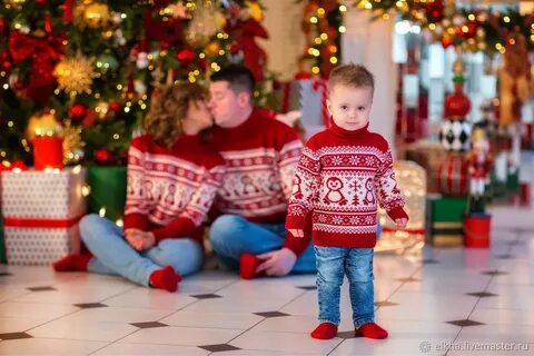 Свитер на год
