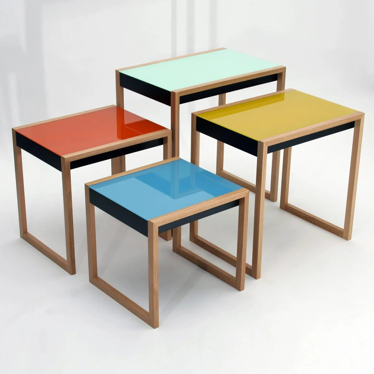 Stacking tables. Столы nesting, йозеф альберс. йозеф альберс баухауз. мебель баухаус йозеф альберс. stacking tables джозеф альберс.