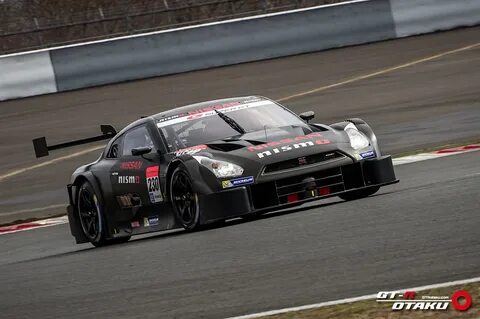 Nissan gtr гонки