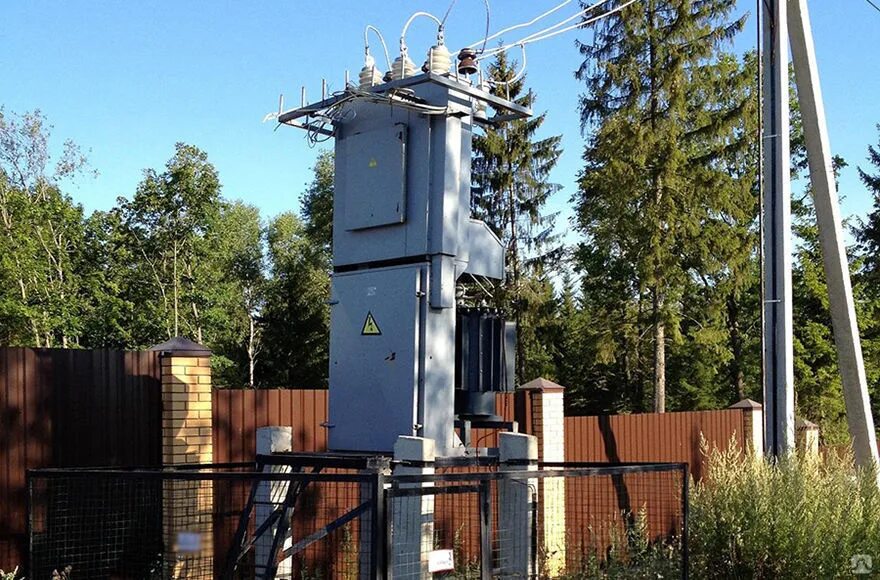 Трансформатор на столбе. Трансформаторная подстанция мтп-250100.4. подстанции мтп 250 ква мачтовая (столбовая). столбовая ктп 100.4 кв. ствололвая трансформаторная подстанция.