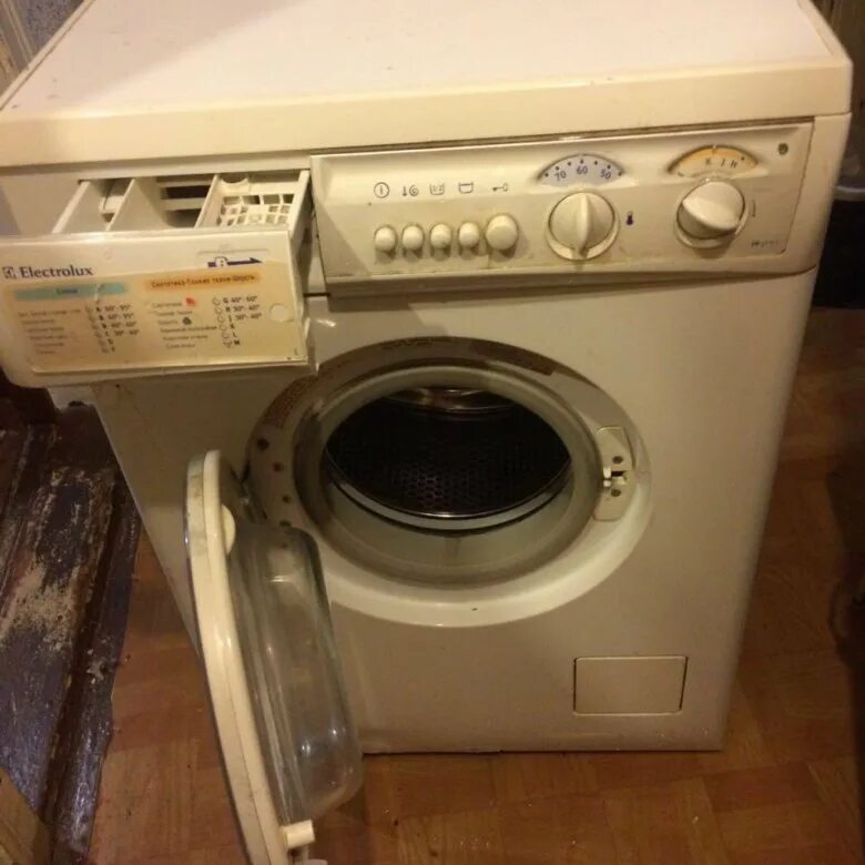 Машинка электролюкс старая модель 1999. Electrolux ew1062s. Electrolux ew 1021 стиральная машина 1021. Стиральная машина электролюкс 4 кг. Electrolux стиральная машина 4.