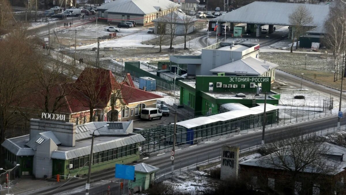 Пограничный пункт нарва ивангород. Отношения между россией и эстонией. Граница эстонская лухамаа. Российско эстонская. Эстонско латвийская граница.