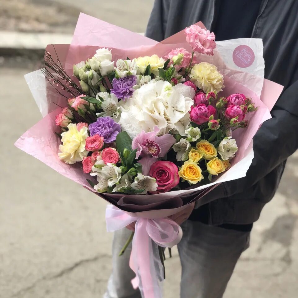 красивый букет для мамы. красивые маленькие букеты. цветы н тагил. цветы н тагил. бюджетные букеты.