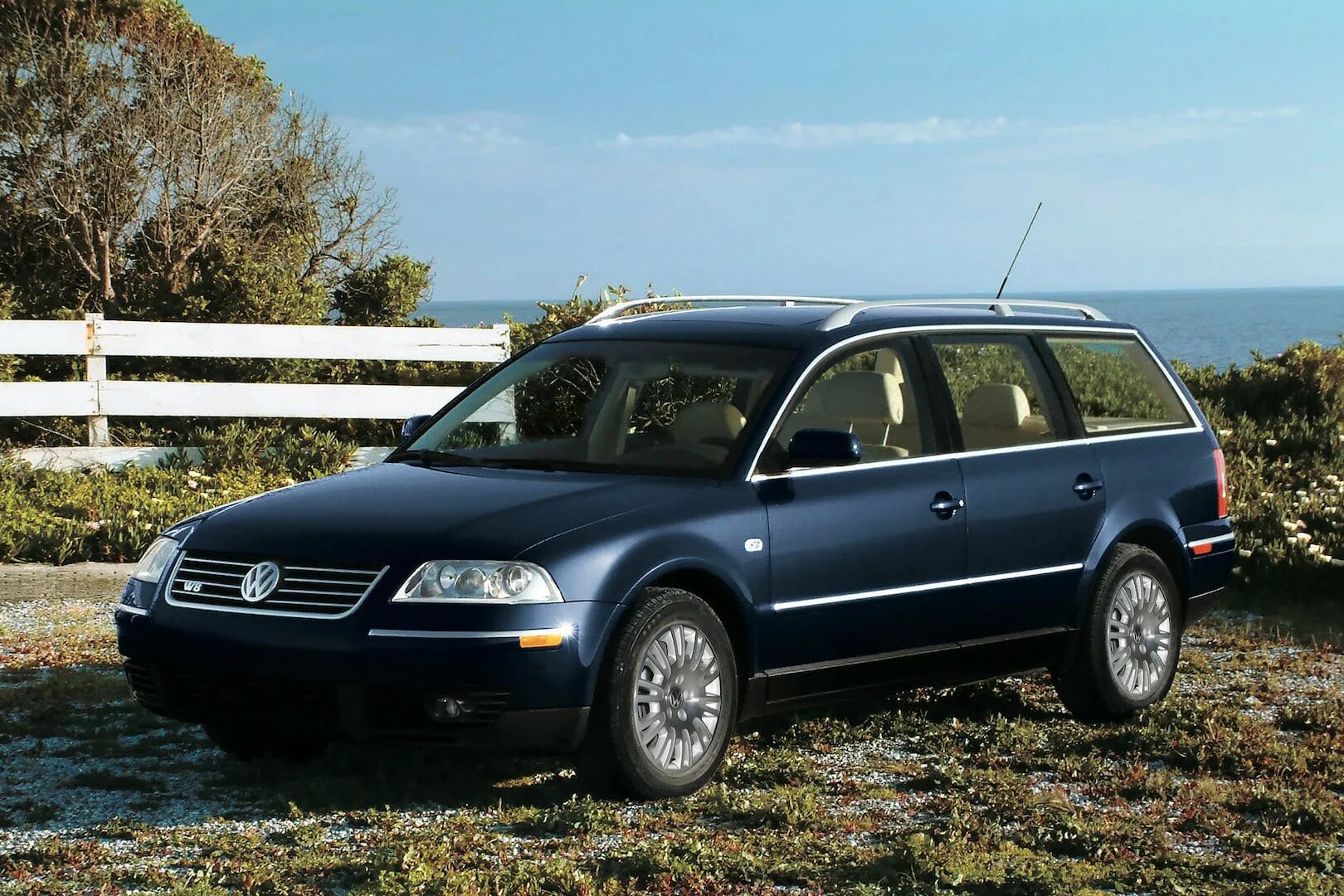 Passat 2004. Фольксваген пассат 2004. фольксваген пассат универсал 2004. volkswagen passat 2004 универсал. volkswagen passat универсал 2004 год.