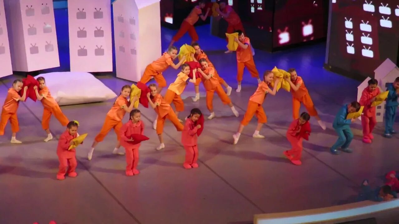 Гальсар байгускарова сэнгелдэк. Студия тамыр шоу. Ансамбль тамыр. Ансамбль тамыр. Сулпылар башкирский детский.