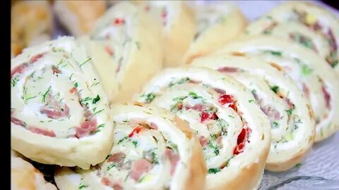 Яичные рулетики с начинкой на праздничный