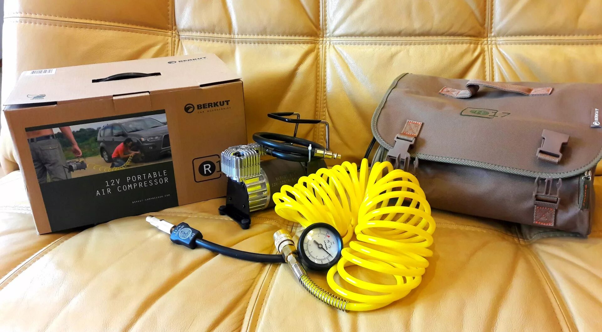 Беркут r17 компрессор разобрать. Автомобильный компрессор для подкачки шин беркут. Насос berkut r17. Компрессор berkut r-17. Беркут р 17.