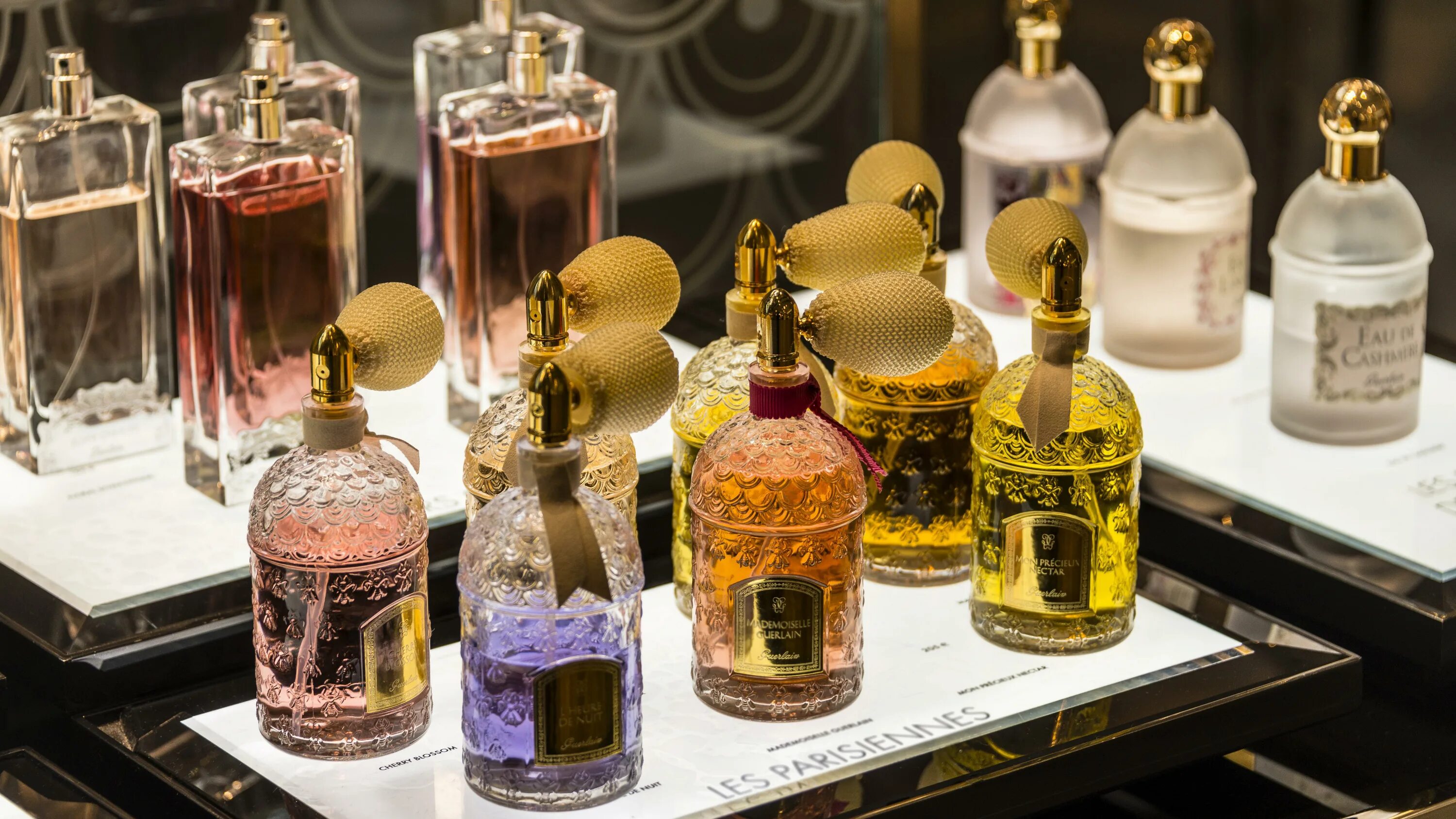 History parfums. Парфюмерия. Селективная парфюмерия. Первые духи. Миниатюры парфюмерии.