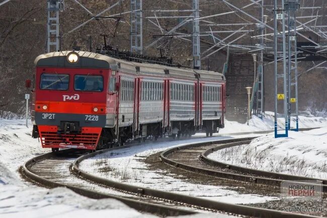 Гжд нижний новгород. Поезд нижний новгород великий новгород. Скоростной электропоезд ласточка. Ласточка нижний новгород. Ласточка электропоезд ржд.