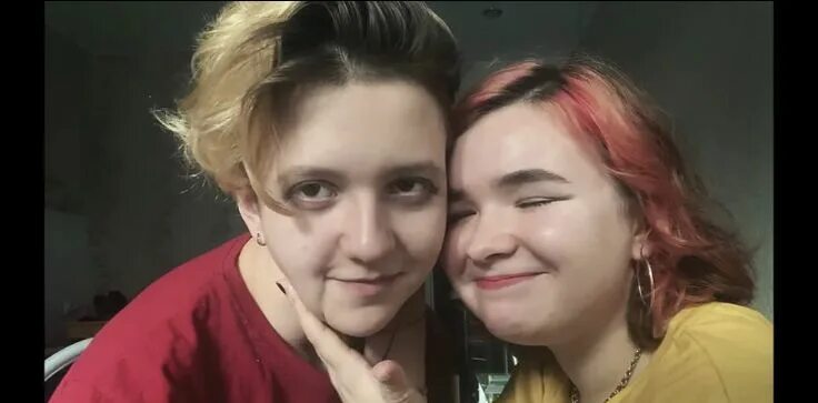 Ведь мальчики не плачут. Саша мусор и алена швец. Саша подруга алёны швец. Фанфик швец. Фанфик швец.