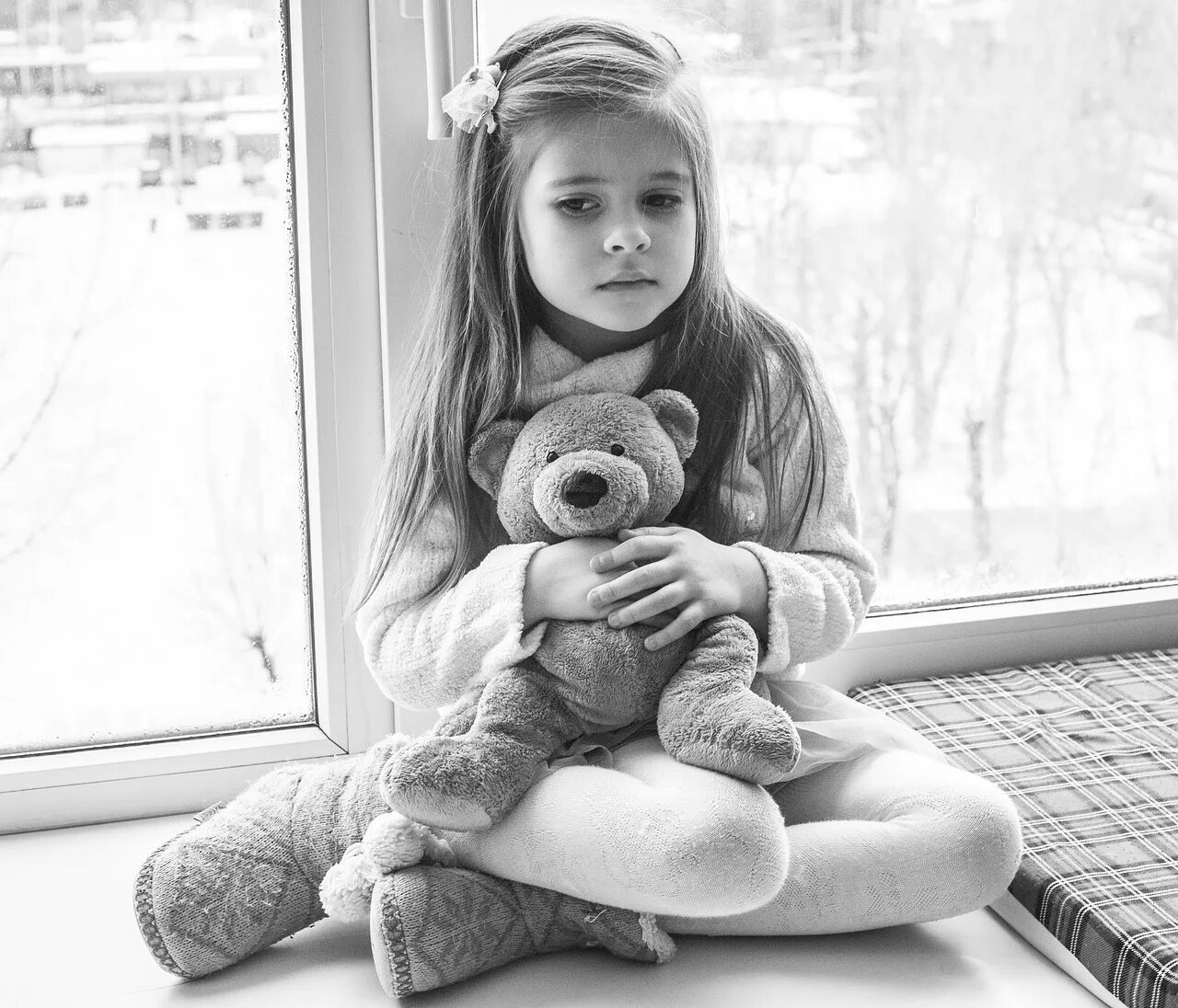 Маленький дочь 18. Девочка. маленькая дочь. девочка дома. маленький дом для девочек.