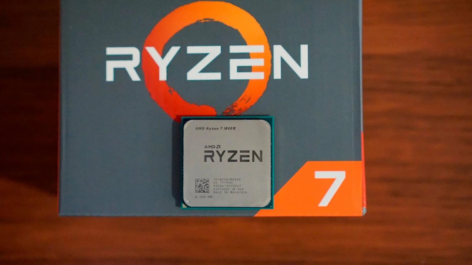 Процессор ryzen 1700. Процессор Ryzen 1800x. R7 1800x. Ryzen 7 1800x. Процессор райзен 7.