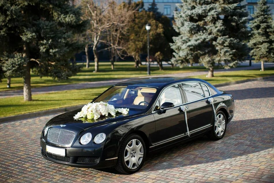 Бентли Континенталь лимузин. Свадебный автомобиль Bentley. Бентли на свадьбу. Машина на свадьбу Бентли.