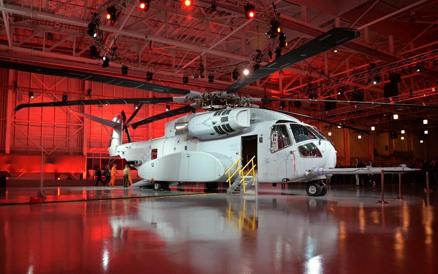 Вертолет кмп сша. Сн техника. Liebherr ltm 1030-2. Сн техника. Вертолет сикорский ch 53k.
