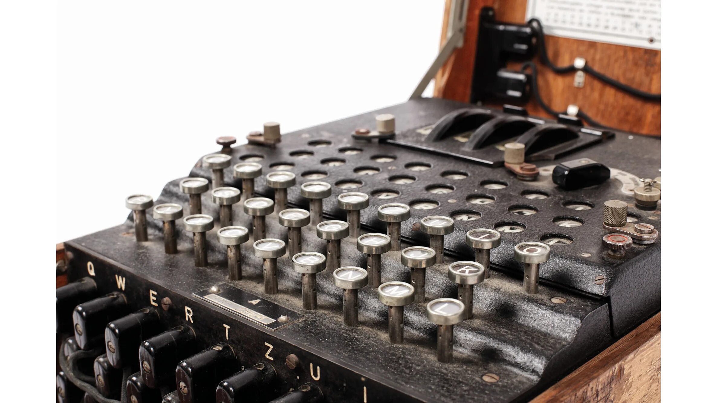 Энигма. Enigma машина. печатная машинка энигма. энигма шифровальная машина коммутационная панель. энигма 251.