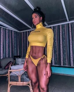 Patricia Chanel va al gimnasio.