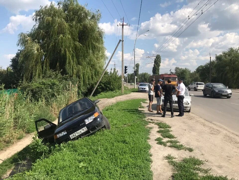 Блокнот волгодонска последние новости происшествия сегодня свежие. Блокнот Волгодонск авария. Блокнот авария Волгодонск свежие. Авария в Кшени с участием БМВ. Блокнот Волгодонск происшествия ДТП сегодня.