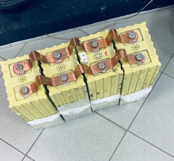 Акб 3. Аккумулятор lifepo4 12v 150ah. Литий железо фосфат секция. Лития железа фосфатный аккумулятор. Аккумуляторная литий-железо-фосфатная батарея lifepo4.