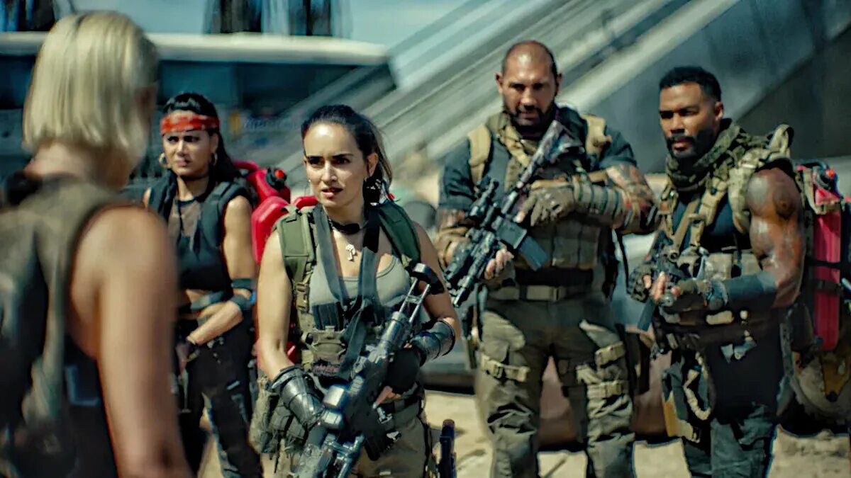 Новинки вышедшие в сеть. Фильмы 2020. Новинки вышедшие в сеть. Наследие юпитера сериал 2020. Крис хемсворт 2020 extraction.