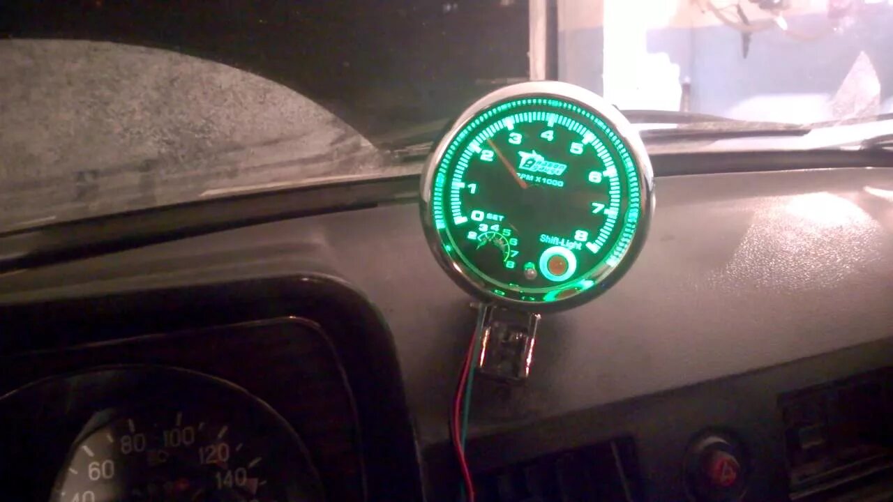 Тахометр газ 3110 инжектор. Тахометр волга 3102. Тахометр r. Тахометр на 402. Тахометр газ-3302 на уаз.